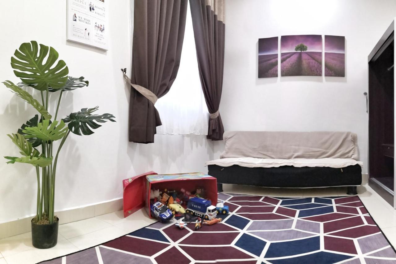 Teratak Persona Homestay. 4 Rooms Double Storey Terrace In Kuantan City. المظهر الخارجي الصورة
