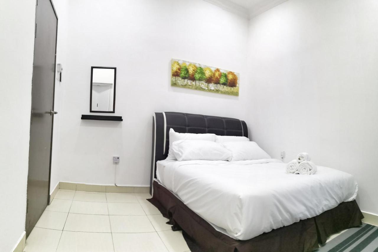 Teratak Persona Homestay. 4 Rooms Double Storey Terrace In Kuantan City. المظهر الخارجي الصورة