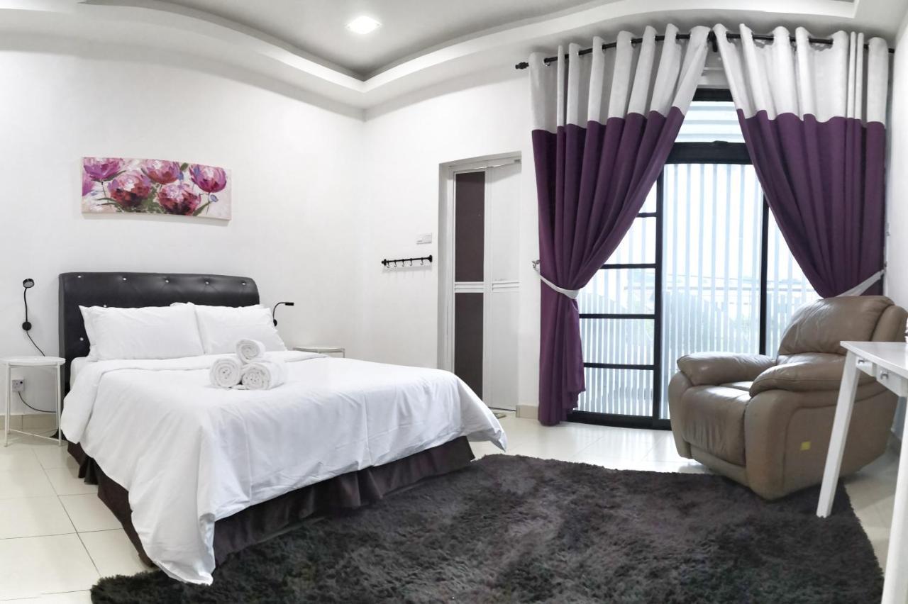 Teratak Persona Homestay. 4 Rooms Double Storey Terrace In Kuantan City. المظهر الخارجي الصورة