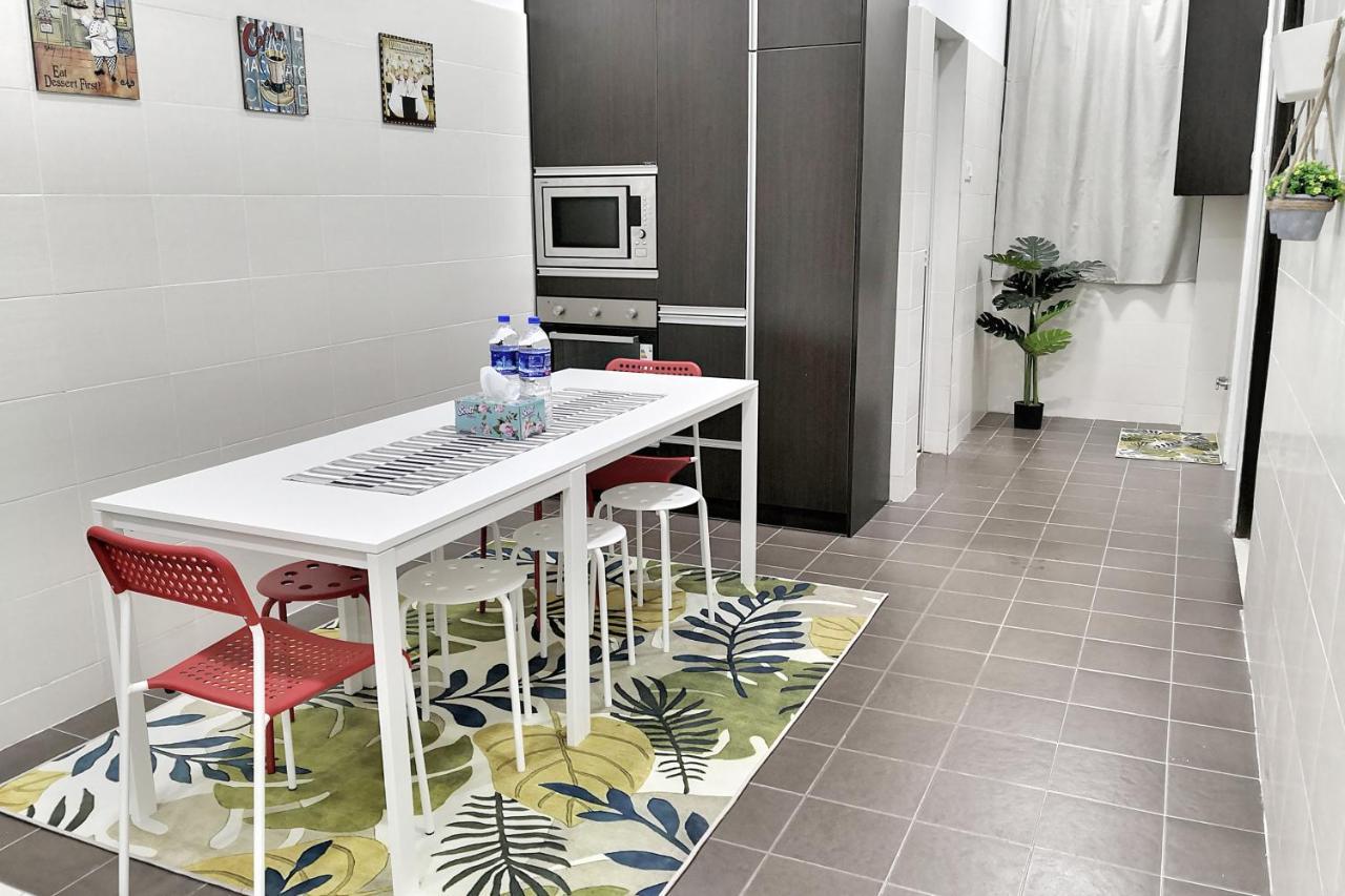 Teratak Persona Homestay. 4 Rooms Double Storey Terrace In Kuantan City. المظهر الخارجي الصورة