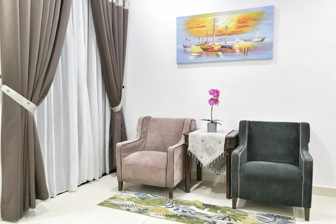 Teratak Persona Homestay. 4 Rooms Double Storey Terrace In Kuantan City. المظهر الخارجي الصورة