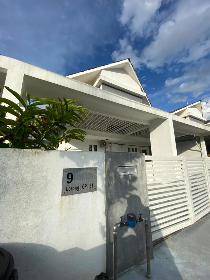 Teratak Persona Homestay. 4 Rooms Double Storey Terrace In Kuantan City. المظهر الخارجي الصورة